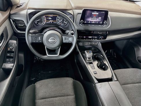 Used 2022 Nissan Rogue SV FWD image 17