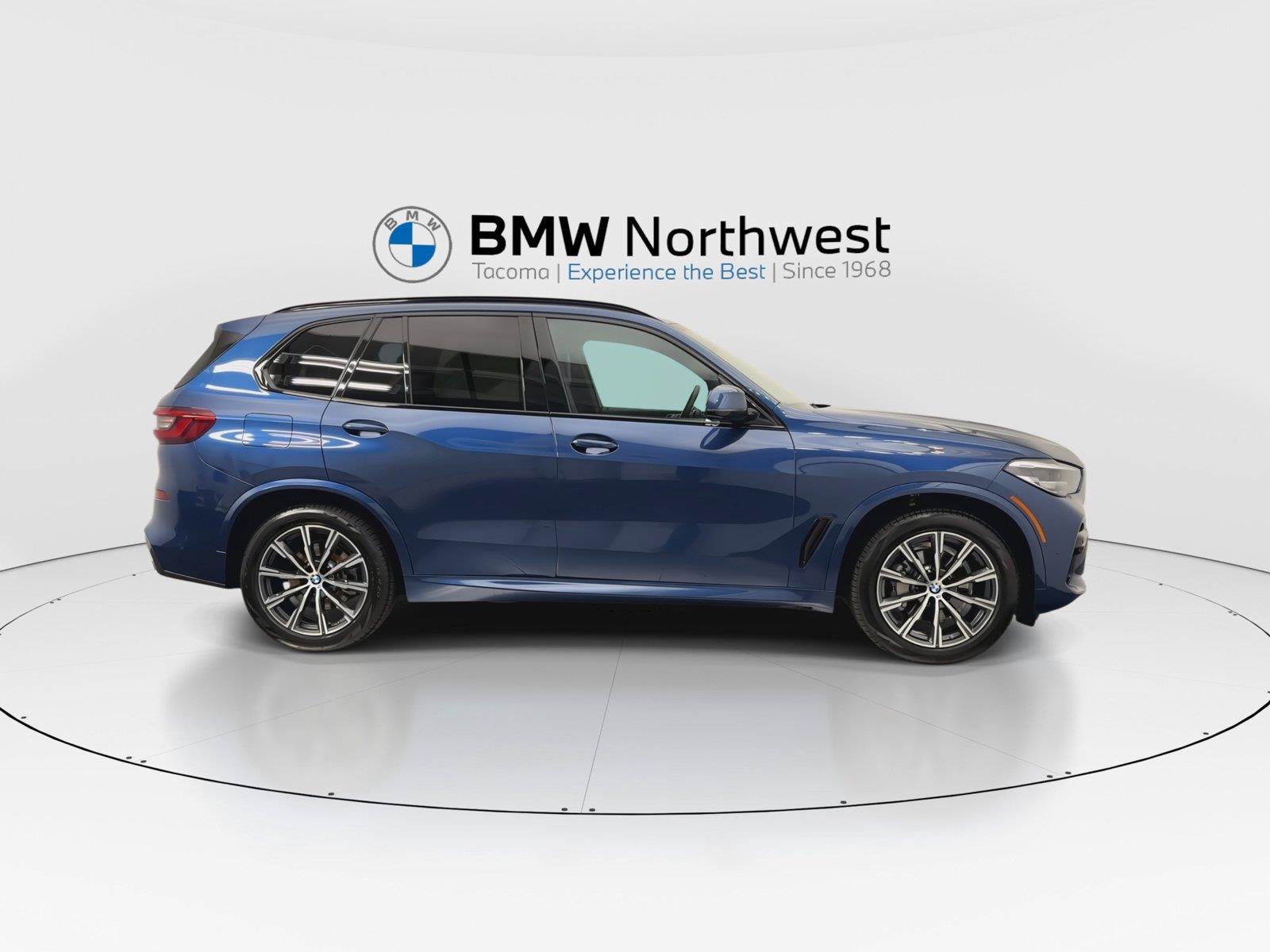 Used 2023 BMW X5 xDrive40i w/ M Sport Package AWD/4WD image 5