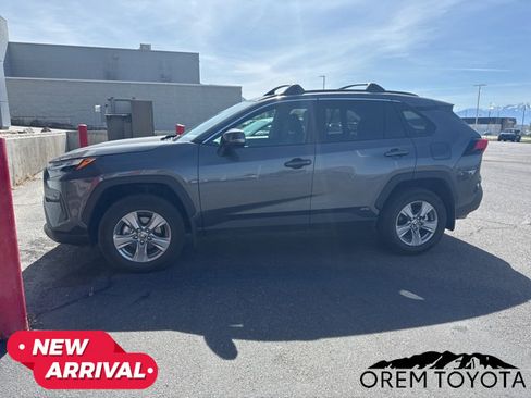 Used 2024 Toyota RAV4 XLE w/ Convenience Package image 9