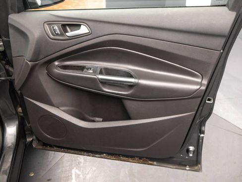 Used 2017 Ford Escape SE FWD image 40