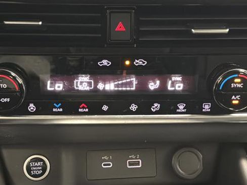 Used 2023 Nissan Rogue SL w/ SL Premium Package AWD/4WD image 17