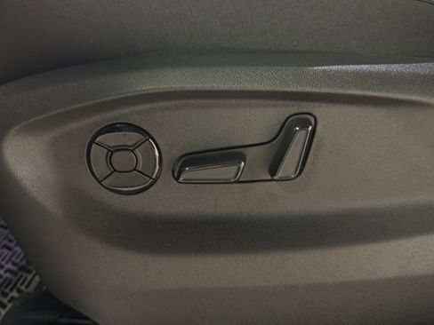 New 2026 Volkswagen Tiguan SE image 18