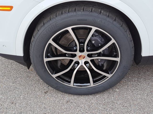 Used 2026 Porsche Cayenne AWD/4WD image 14