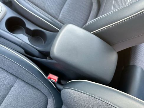 Used 2023 Hyundai Venue Limited w/ Cargo Package image 24