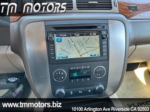 Used 2007 GMC Yukon SLT w/ SLT Preferred Equipment Group AWD/4WD image 14