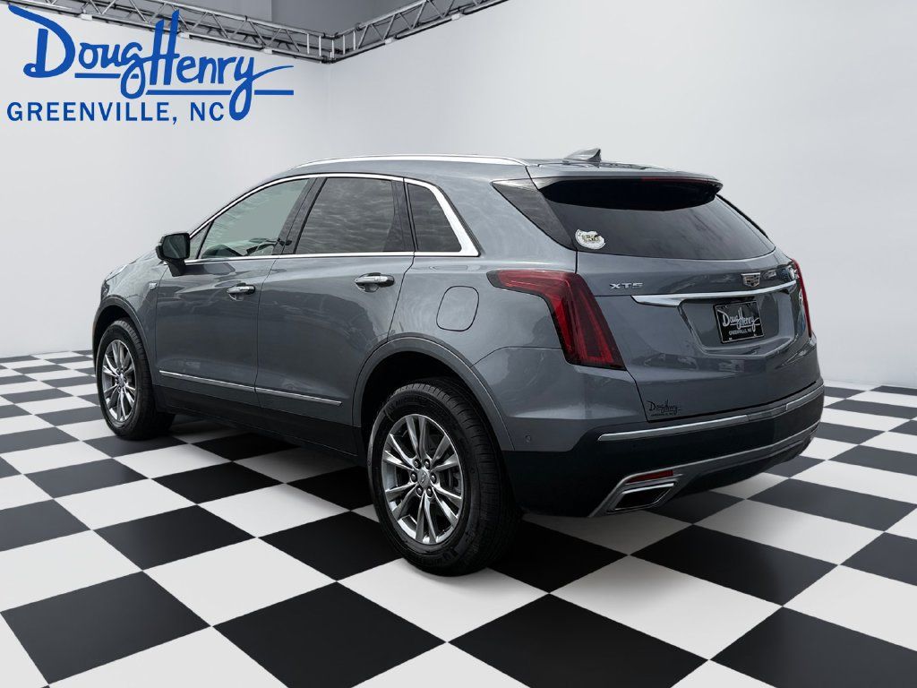 Used 2021 Cadillac XT5 Premium Luxury FWD image 3