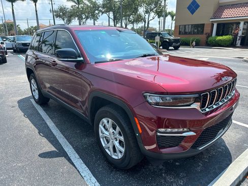 Used 2024 Jeep Grand Cherokee Limited RWD image 1