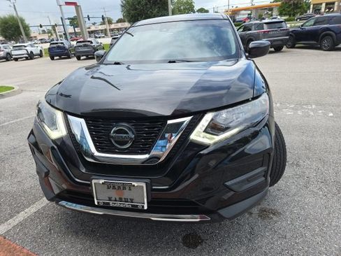 Used 2020 Nissan Rogue S FWD image 3