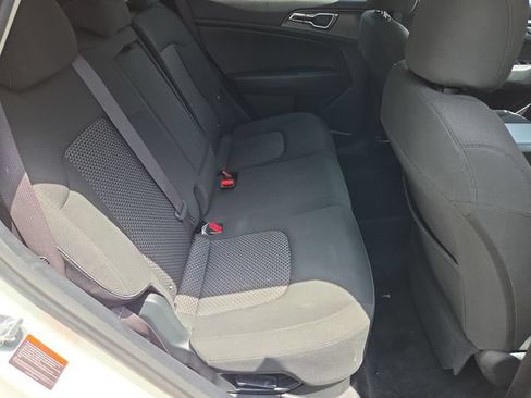 Used 2023 Kia Sportage LX FWD image 16