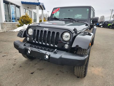 Used 2017 Jeep Wrangler Unlimited Sahara image 4