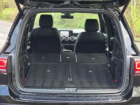 Used 2023 Mercedes-Benz GLB 250 4MATIC w/ Premium Package image 73