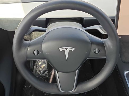 Used 2022 Tesla Model Y Performance image 19