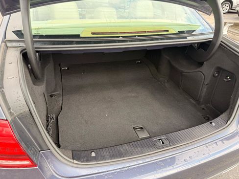 Used 2014 Mercedes-Benz E 350 4MATIC image 7
