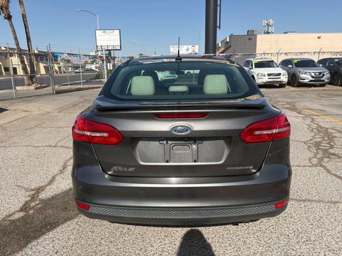 Used 2016 Ford Focus Titanium FWD image 4