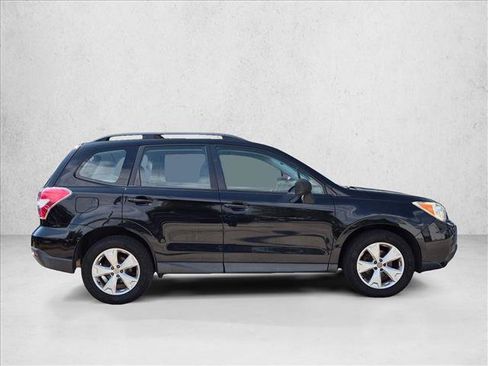 Used 2015 Subaru Forester 2.5i w/ Alloy Wheel Package AWD/4WD image 4