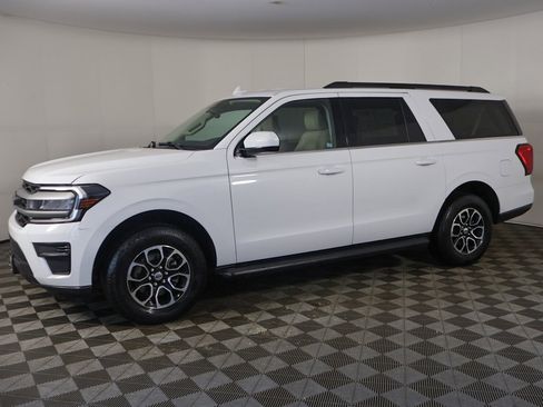Used 2024 Ford Expedition Max XLT image 20