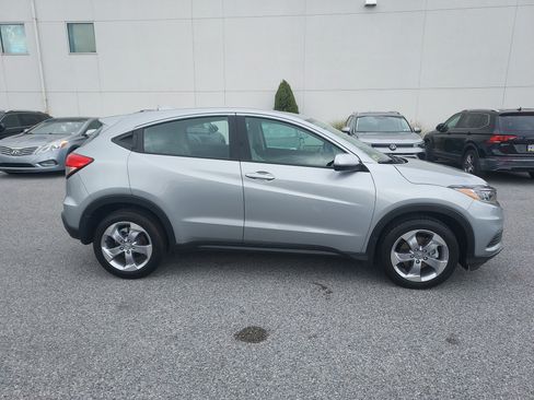 Used 2019 Honda HR-V LX image 4
