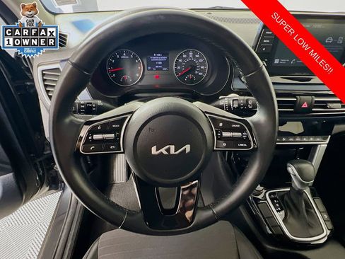 Used 2023 Kia Seltos S image 12