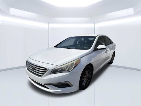 Used 2015 Hyundai Sonata SE w/ Option Group 02 FWD image 2