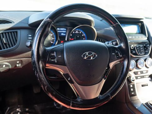 Used 2013 Hyundai Genesis 2.0T image 23
