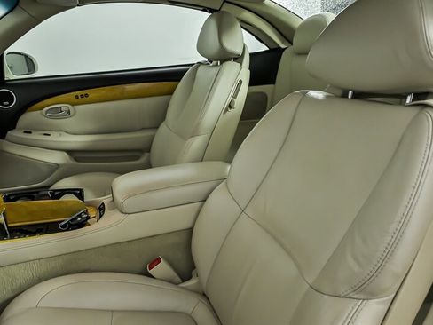 Used 2005 Lexus SC 430 Convertible image 23