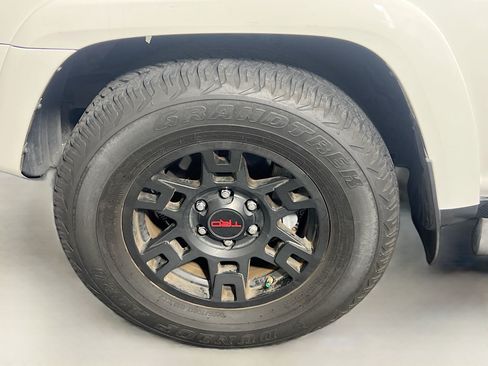 Used 2020 Toyota 4Runner SR5 Premium RWD image 13