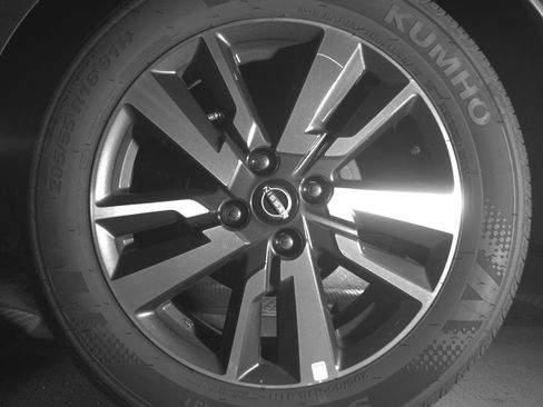 Used 2025 Nissan Versa SV image 14