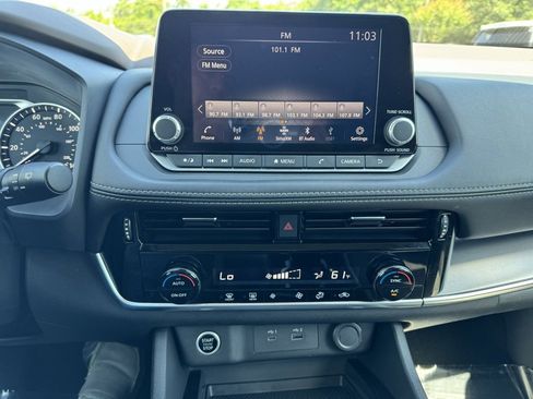 Used 2022 Nissan Rogue SV image 28