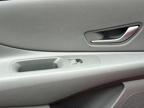 Used 2023 Hyundai Elantra SEL w/ Convenience Package FWD image 21