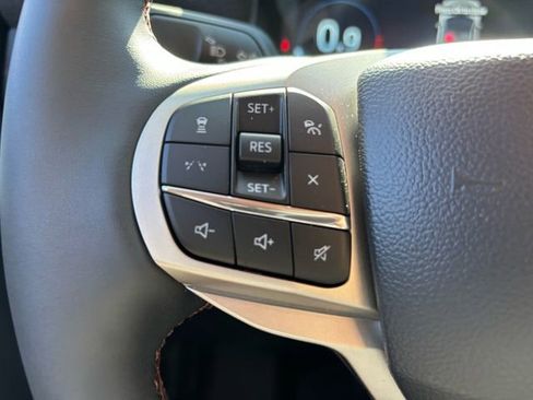 Used 2026 Ford Explorer Active RWD image 34