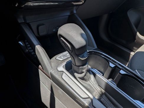 Used 2025 Chevrolet TrailBlazer LT AWD/4WD image 26
