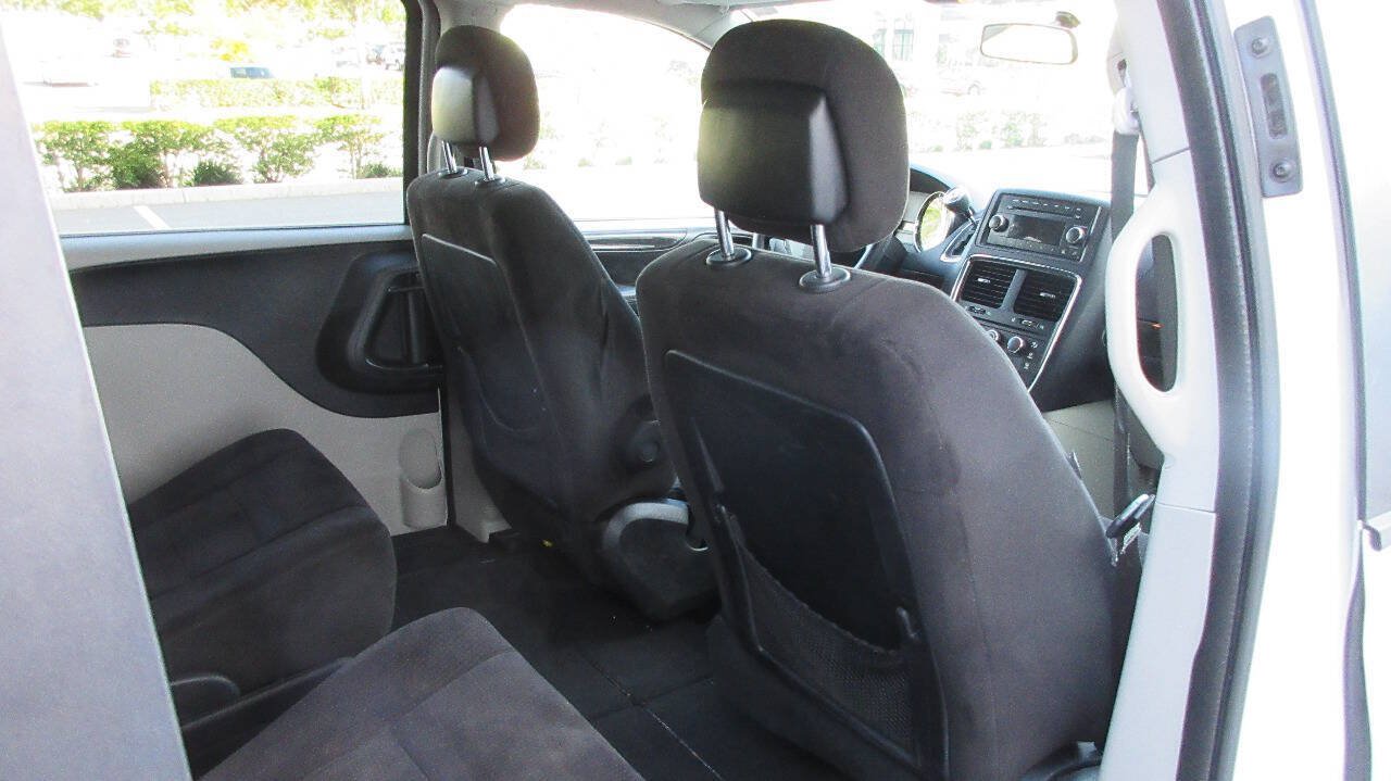 Used 2012 Dodge Grand Caravan SE FWD image 22
