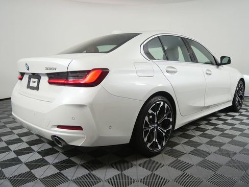 Used 2025 BMW 330i Sedan image 3