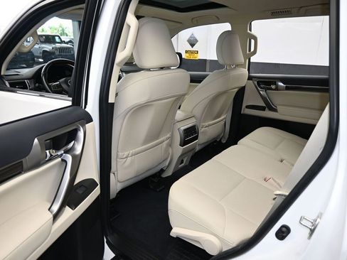 Used 2023 Lexus GX 460 Premium image 41