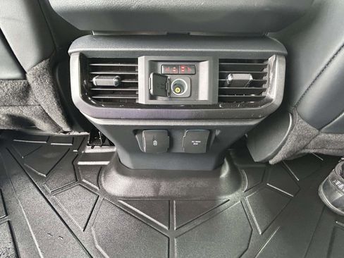 Used 2023 Ford F150 Lightning Platinum image 15
