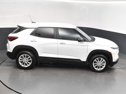 New 2025 Chevrolet TrailBlazer LS w/ LS Convenience Package FWD image 34