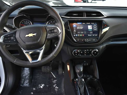 Used 2022 Chevrolet TrailBlazer ACTIV w/ Sun and Liftgate Package image 14
