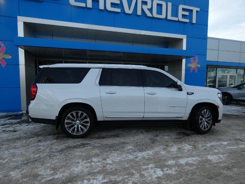 Used 2021 GMC Yukon XL Denali w/ Denali Ultimate Package image 2