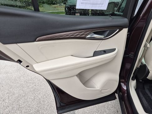 Used 2023 Buick Envision Avenir FWD image 35