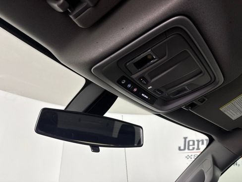 Used 2021 GMC Sierra 1500 SLE AWD/4WD image 18