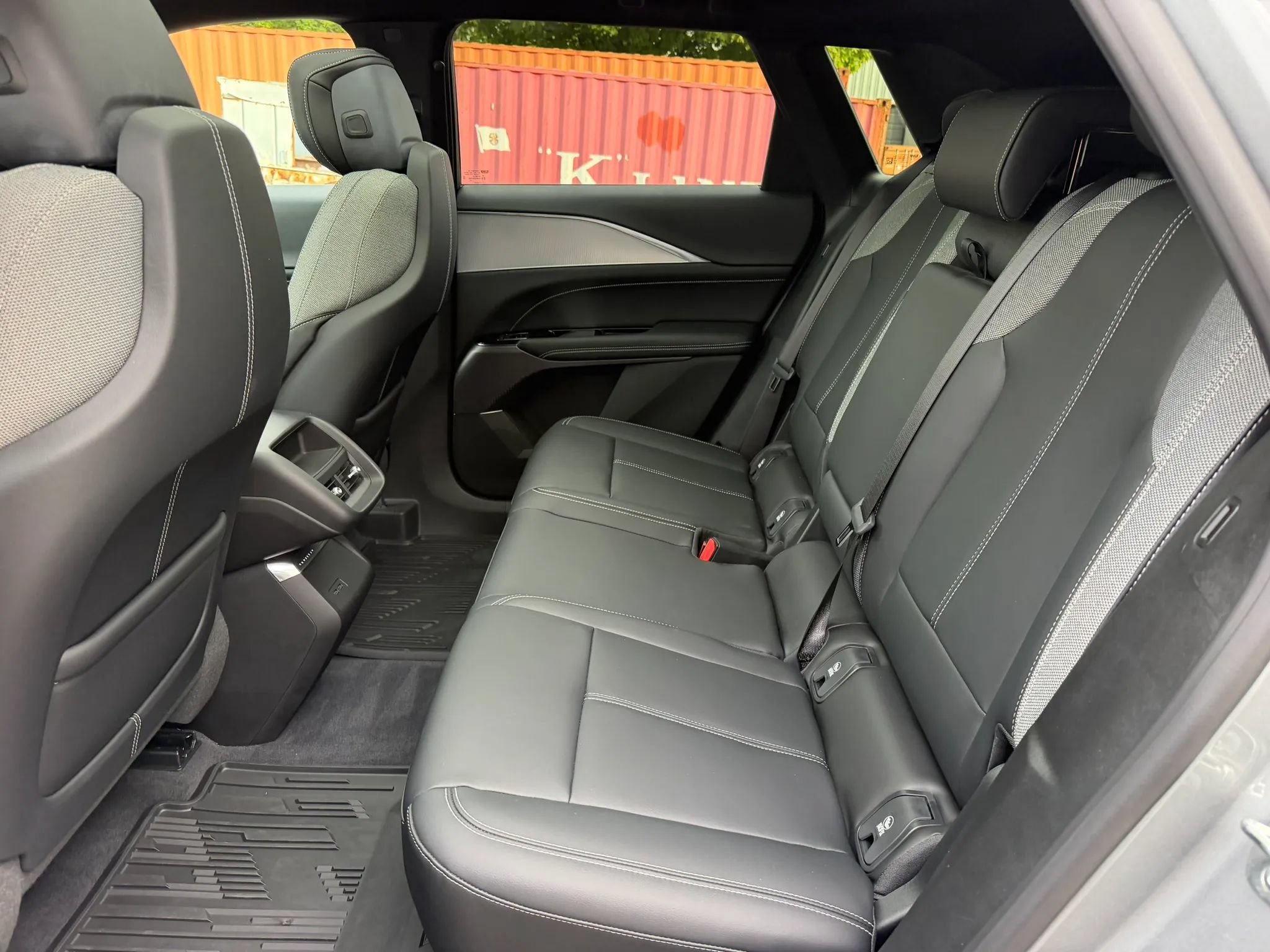 Used 2024 Cadillac Lyriq Tech AWD/4WD image 14