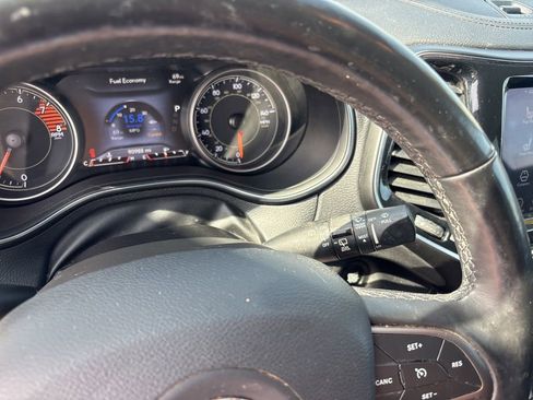Used 2020 Jeep Cherokee Limited AWD/4WD image 37