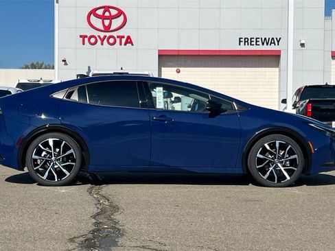 New 2026 Toyota Prius XSE Premium image 3