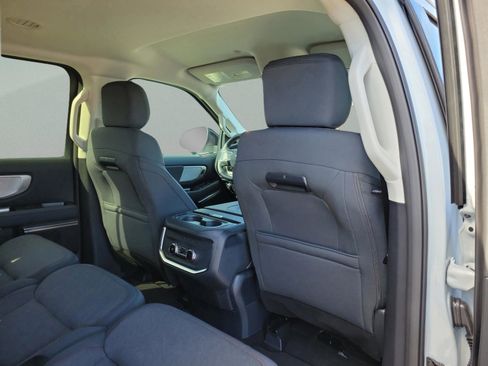 New 2025 Ford Expedition Active AWD/4WD image 11