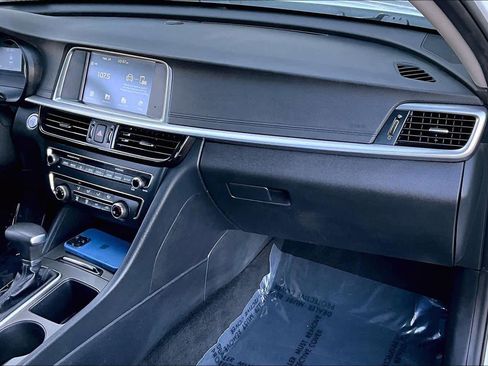 Used 2020 Kia Optima SE image 17