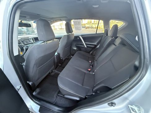 Used 2016 Toyota RAV4 XLE image 18