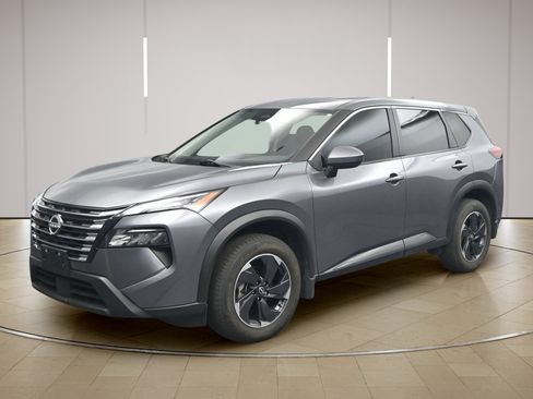 Certified 2024 Nissan Rogue SV FWD image 3