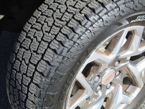 Used 2022 GMC Sierra 1500 SLT image 13