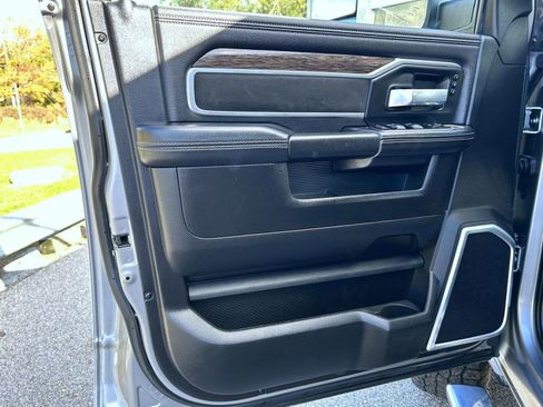 Used 2020 RAM 2500 Laramie image 9