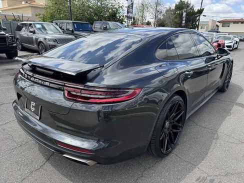 Used 2020 Porsche Panamera image 7
